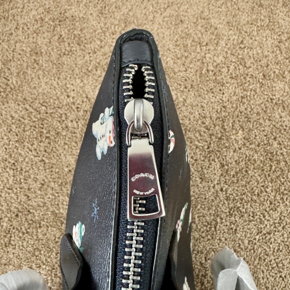 Coach purse☃️ Printed coated canvas and smooth leather snowman tote bag - Picture 8 of 12